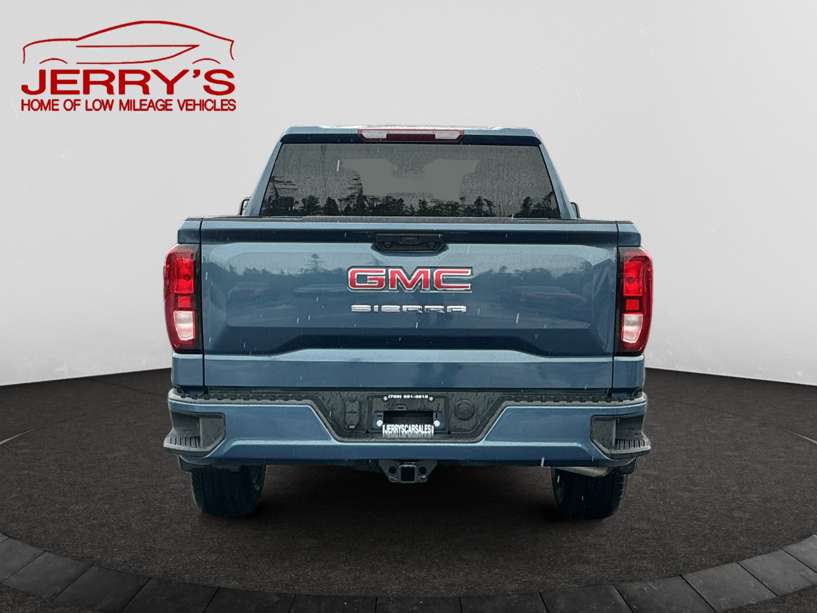 GMC Sierra Crew Cab 4x4 PRO Graphite Edition - Image 4